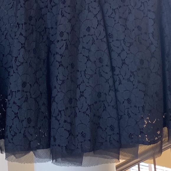 Tahari black skirt - Picture 3 of 4